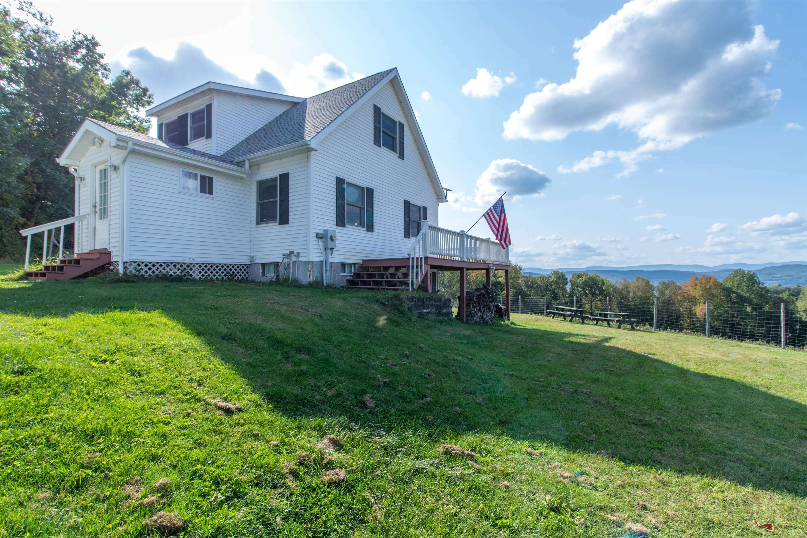 Property Photo:  2557 Spaulding Road  VT 05819 