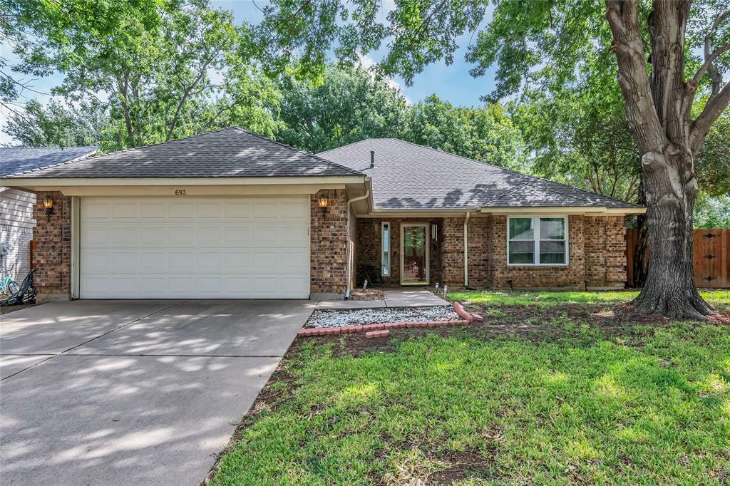 Property Photo:  693 Pryor Court N  TX 76248 