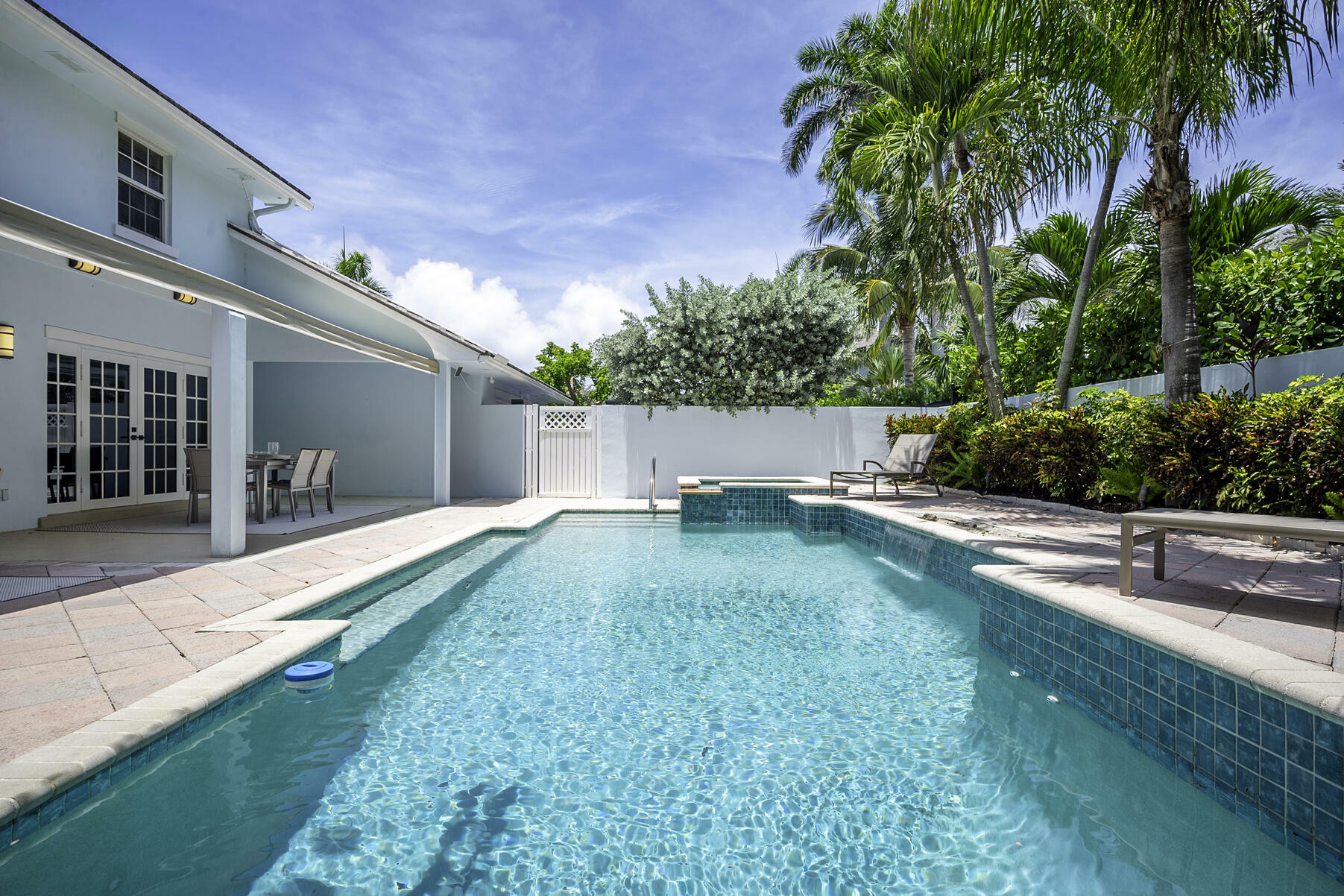 Property Photo:  1003 Seagate Drive  FL 33483 