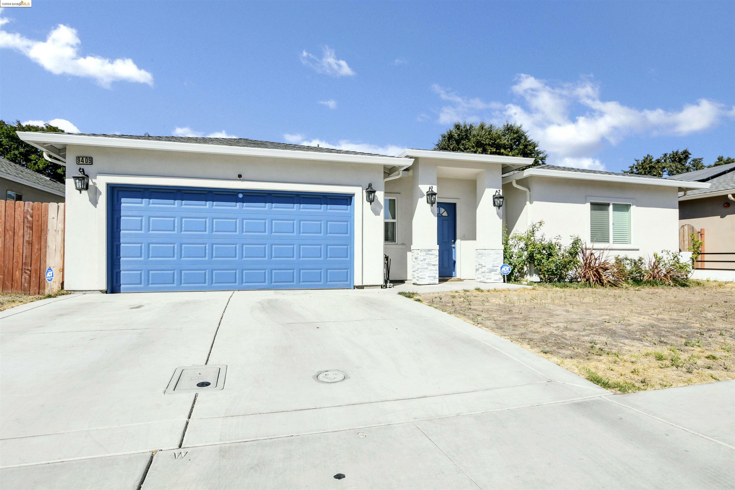 Property Photo:  9409 Carter Ct  CA 95209 