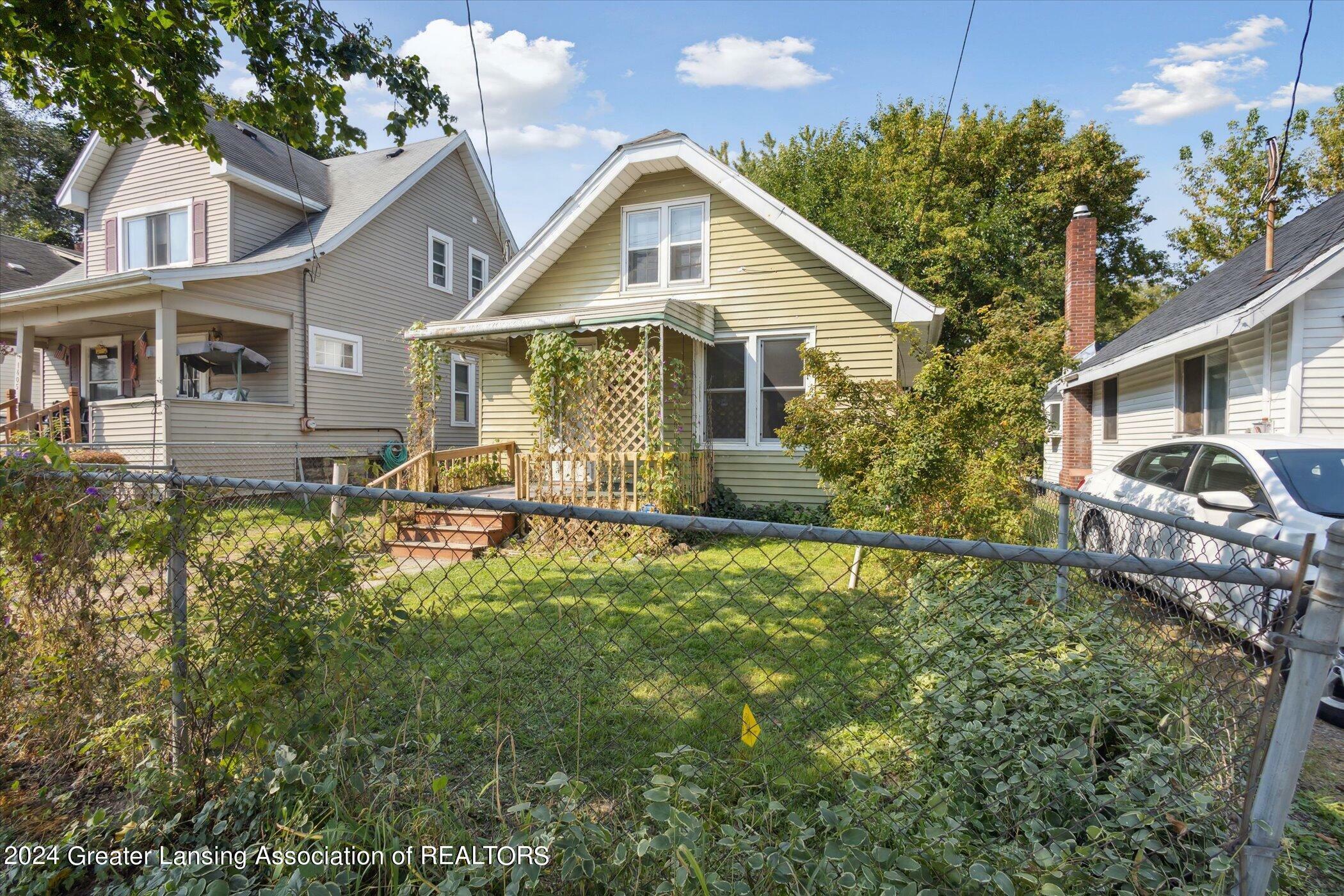 Property Photo:  1407 New York Avenue  MI 48906 