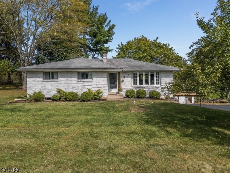 Property Photo:  19 Fawn Ridge Drive  NJ 08848 