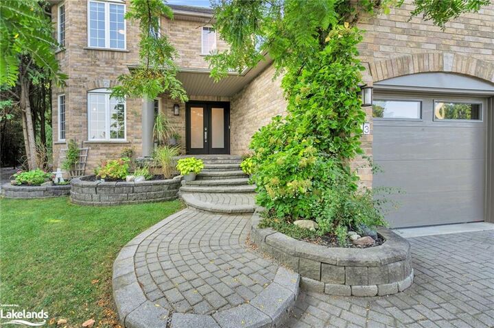 Property Photo: 13 Mulberry Court ON L4N 9S2