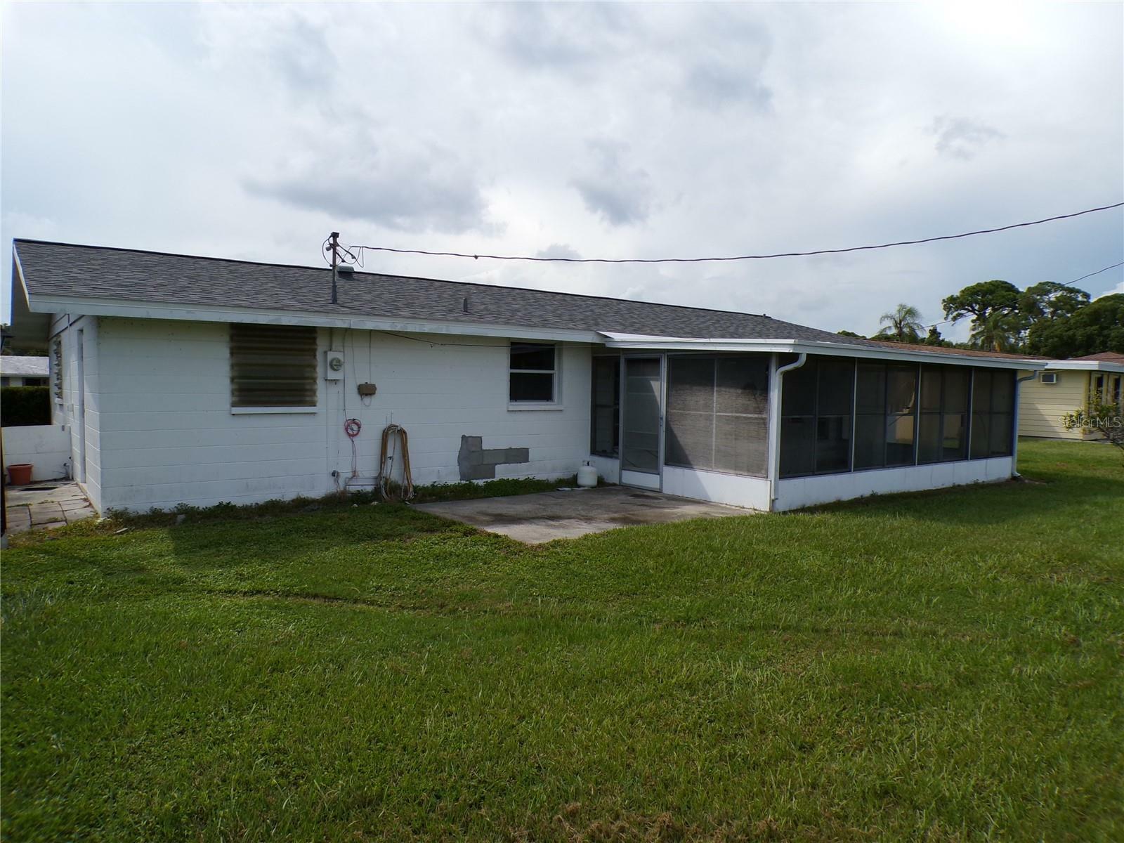 Property Photo:  6619 Bowline Drive  FL 34231 