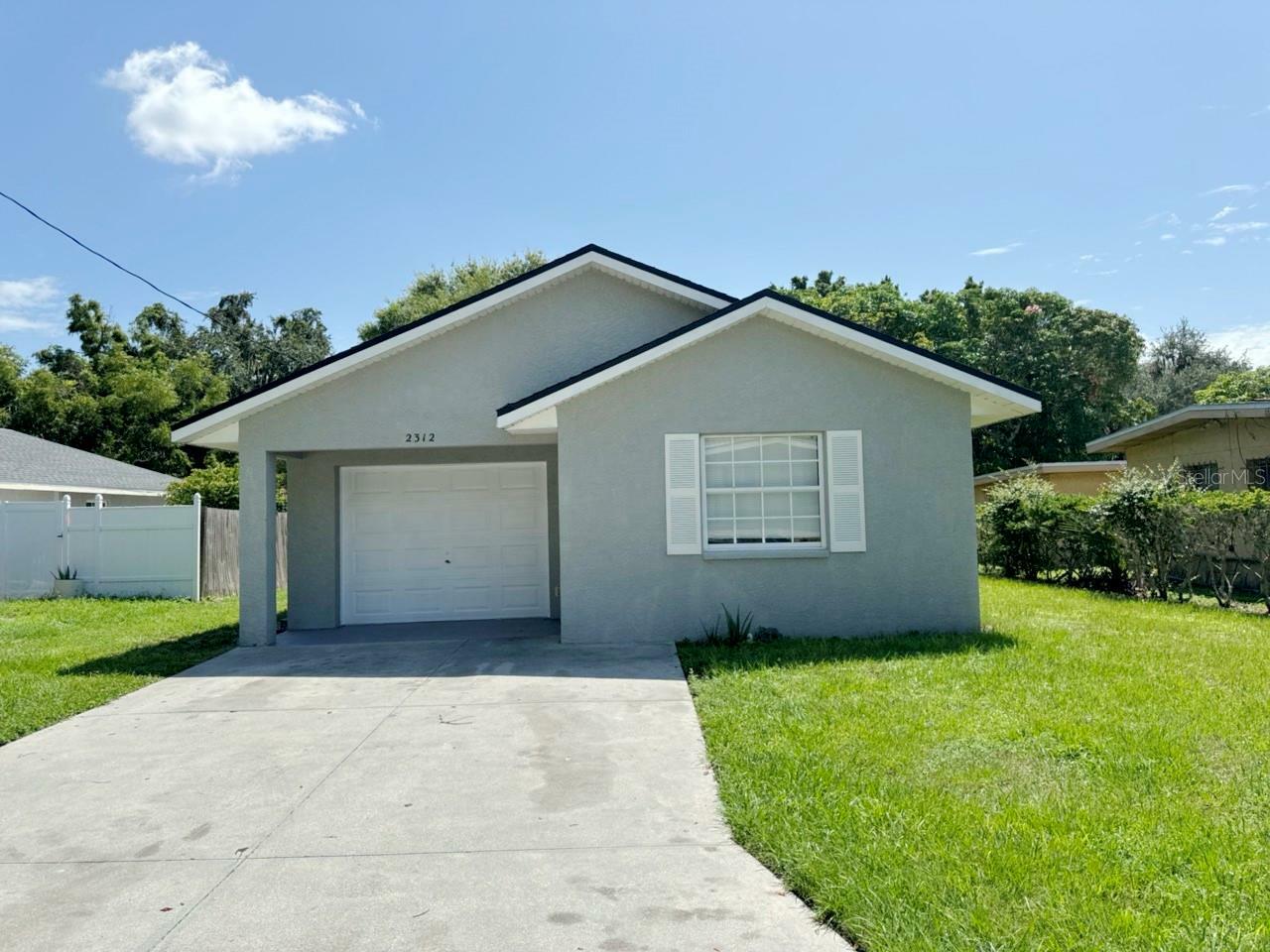 Property Photo:  2312 4th Avenue E  FL 34221 