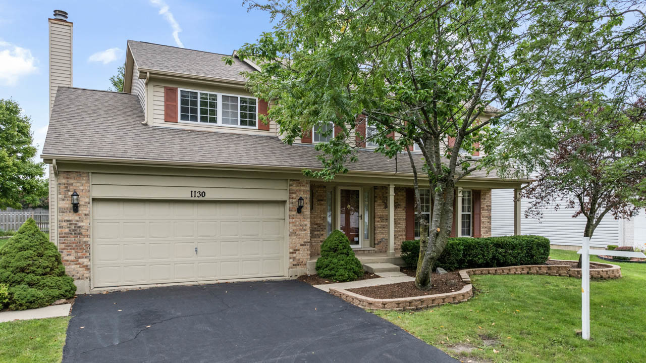 Property Photo:  1130 Chetwood Drive  IL 60188 