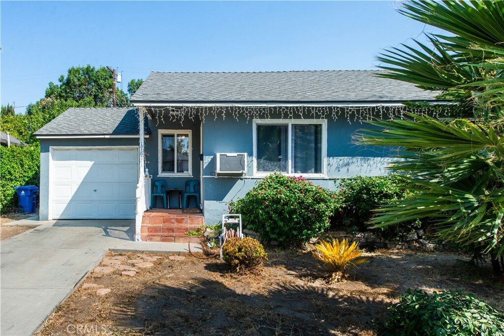 Property Photo:  17811 Collins Street  CA 91316 