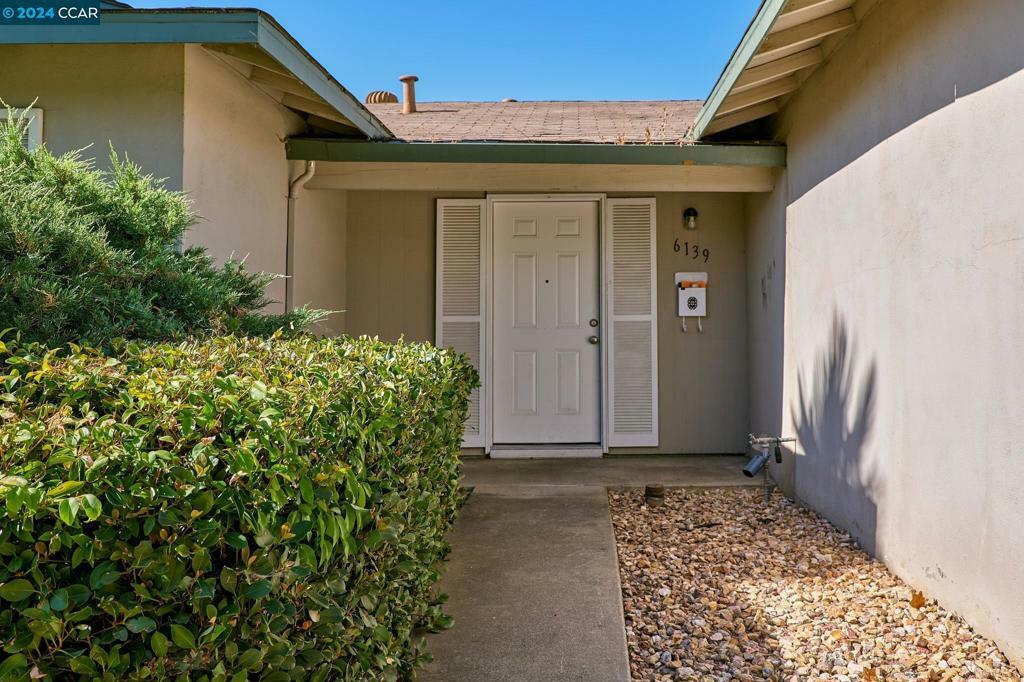 Property Photo:  6139 Carl Sandburg Cir  CA 95842 