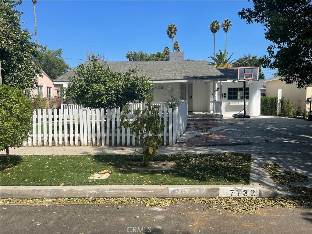 Property Photo:  7732 Chimineas Avenue  CA 91335 