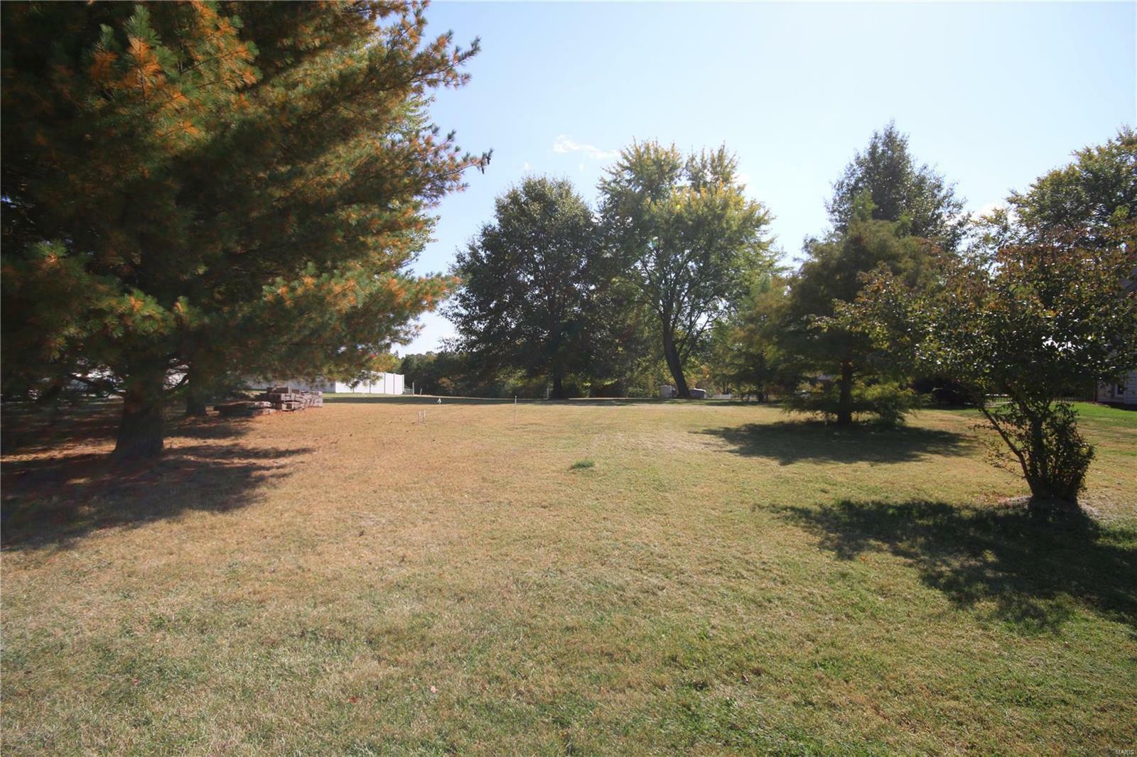 Property Photo:  828 Nancy Lane  MO 63304 