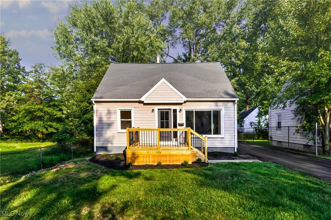 Property Photo:  1424 Clemmens Avenue NW  OH 44485 