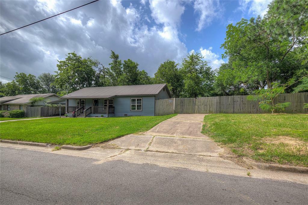 Property Photo:  606/608 Bellview Street  TX 75482 