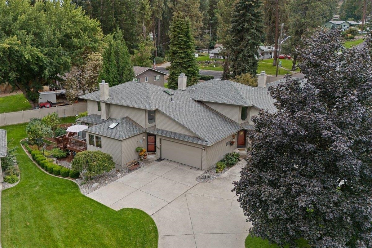 Property Photo:  721 W Briar Cliff Ct  WA 99218 