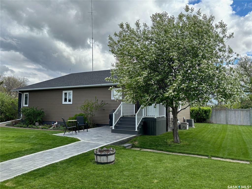 115 Herbert Street  Hazenmore SK S0N 1C0 photo