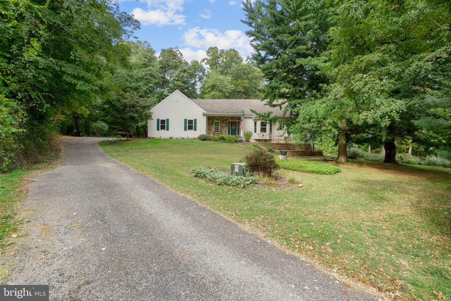 Property Photo:  319 Llewelyn Road  PA 19017 