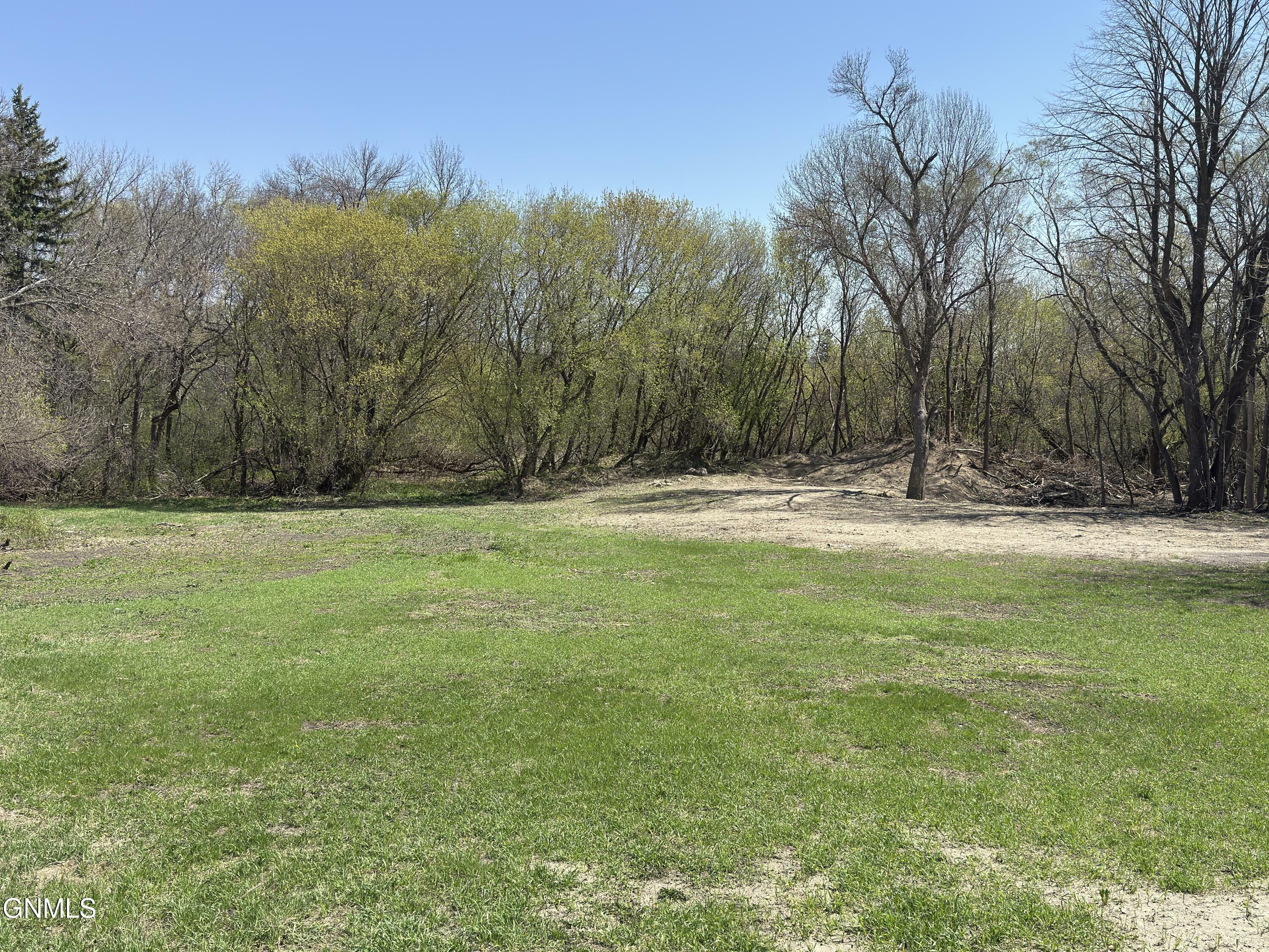 Property Photo: 724 8th Avenue NW ND 58401