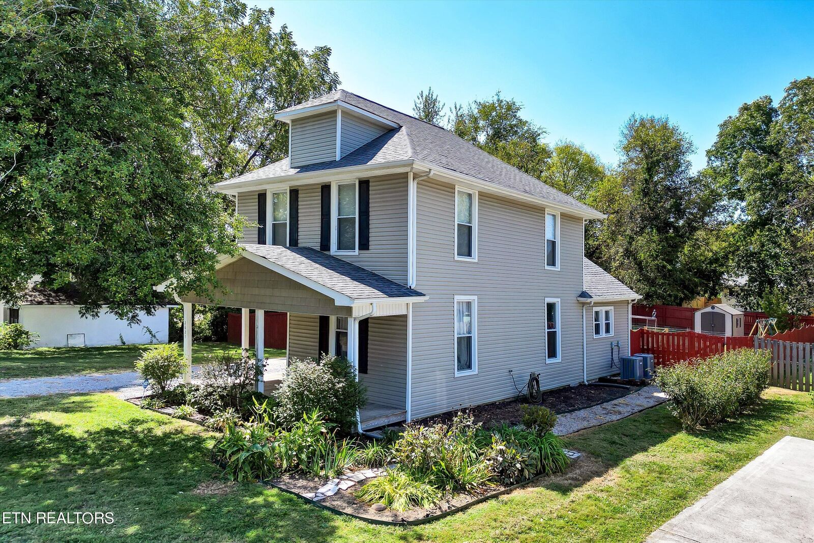Property Photo:  2621 Barton St  TN 37917 
