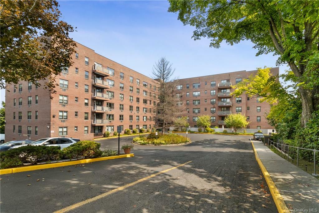 Property Photo:  77 Carpenter Avenue 1R  NY 10549 