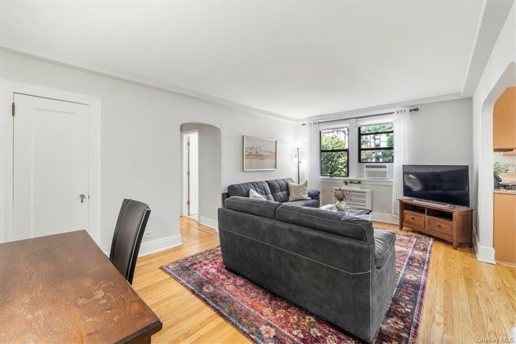 Property Photo:  1 Greenridge Avenue 3C  NY 10605 