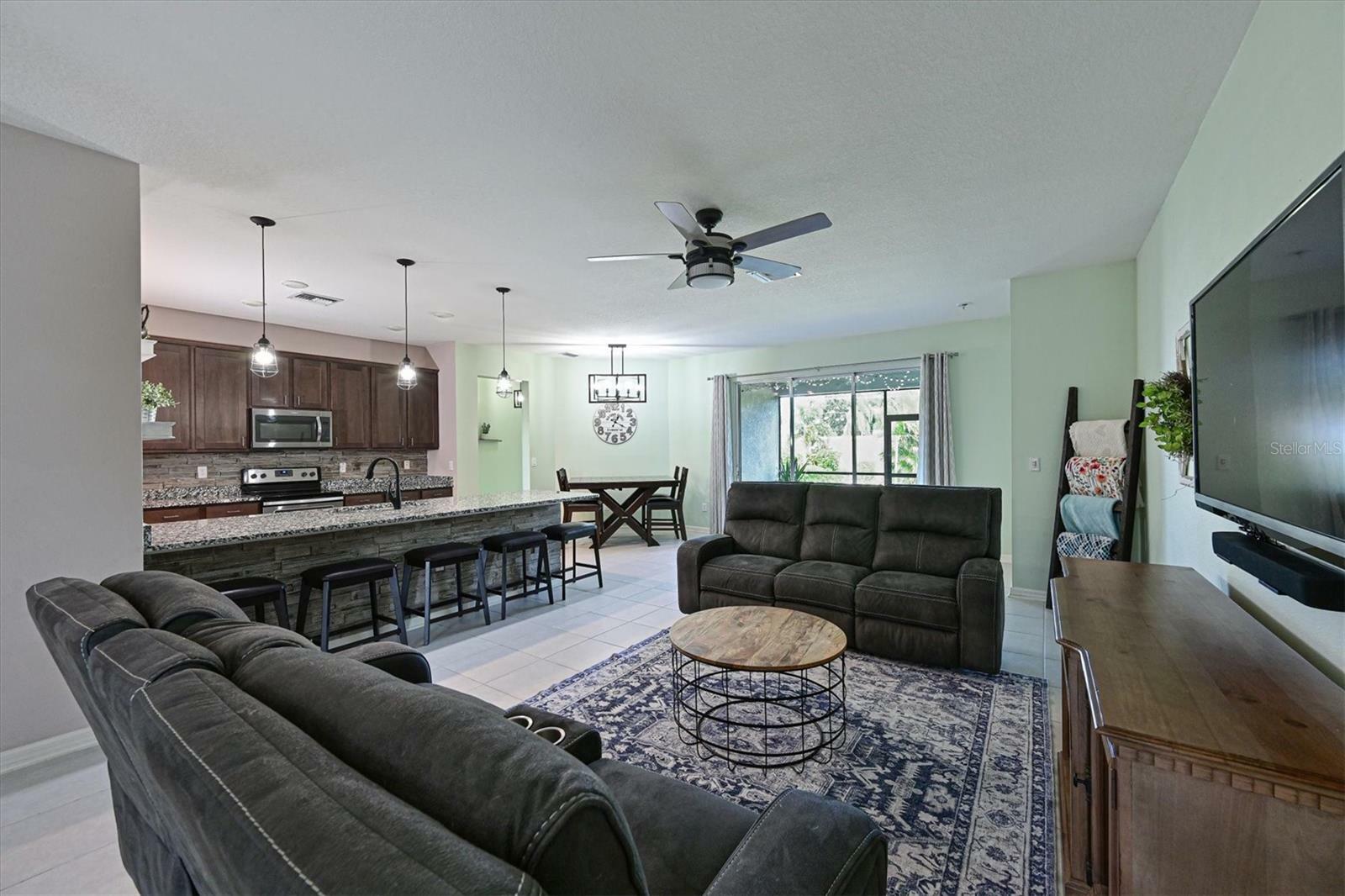 Property Photo:  6622 Devesta Loop  FL 34221 