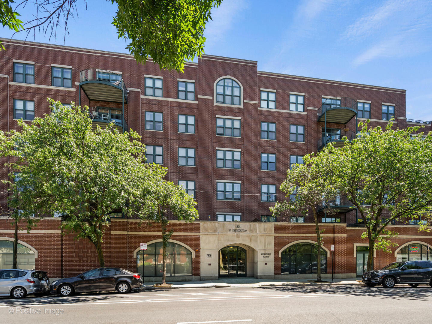 Property Photo: 1301 W Washington Boulevard 605 IL 60607
