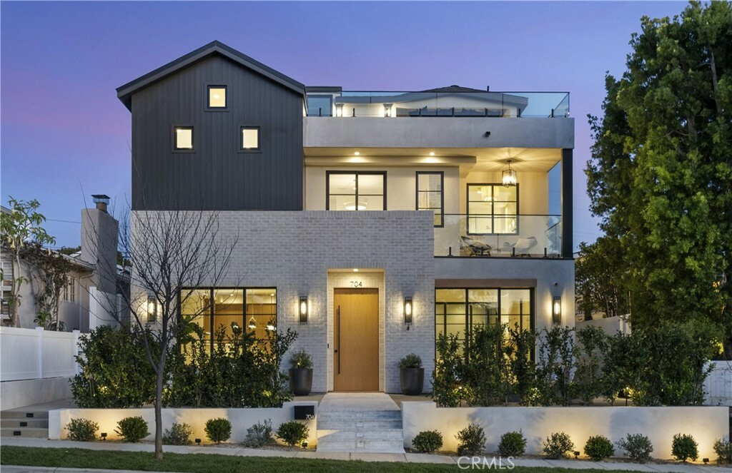 Property Photo: 704 Orchid Avenue CA 92625