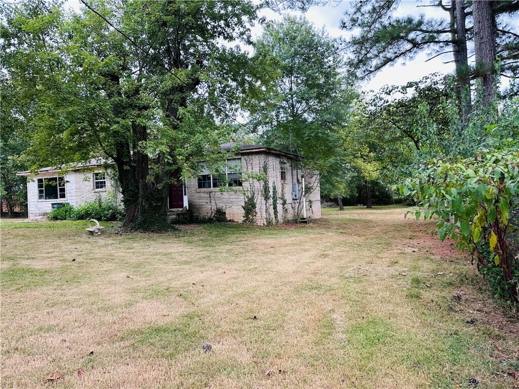 Property Photo:  1208 S Lake Sequoyah Drive  AR 72701 