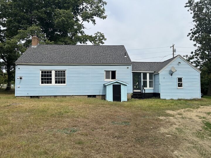 Property Photo:  15 Gardner Rd  MA 01452 