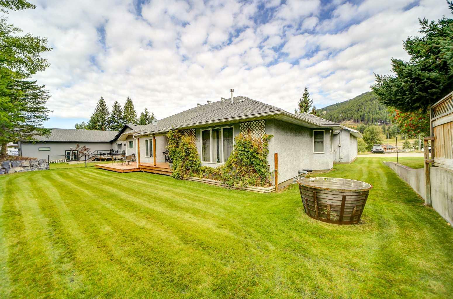 Property Photo:  13538 19th Avenue  AB T0K 0E0 