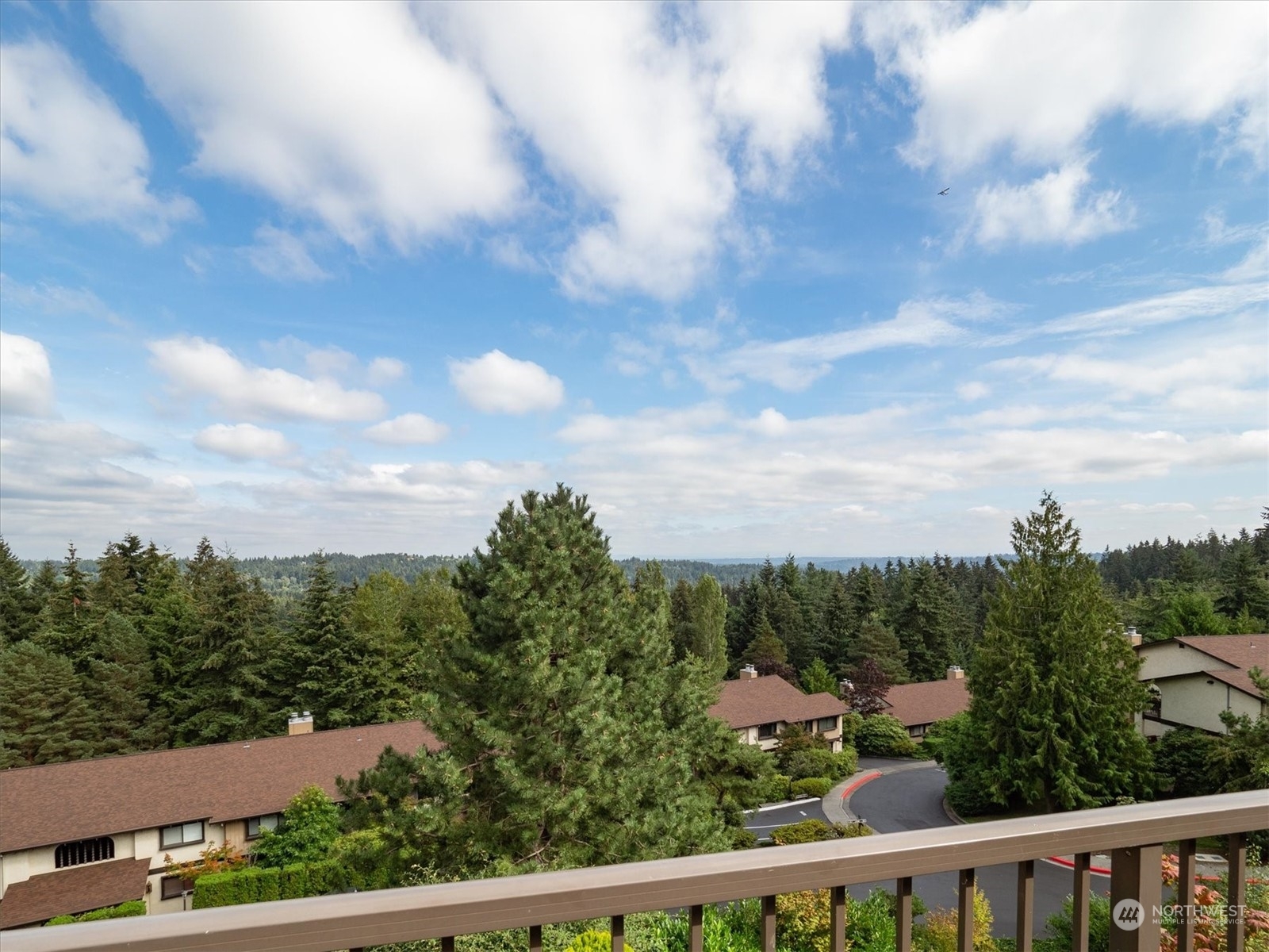 Property Photo:  1702 NE 179th Street 303  WA 98155 