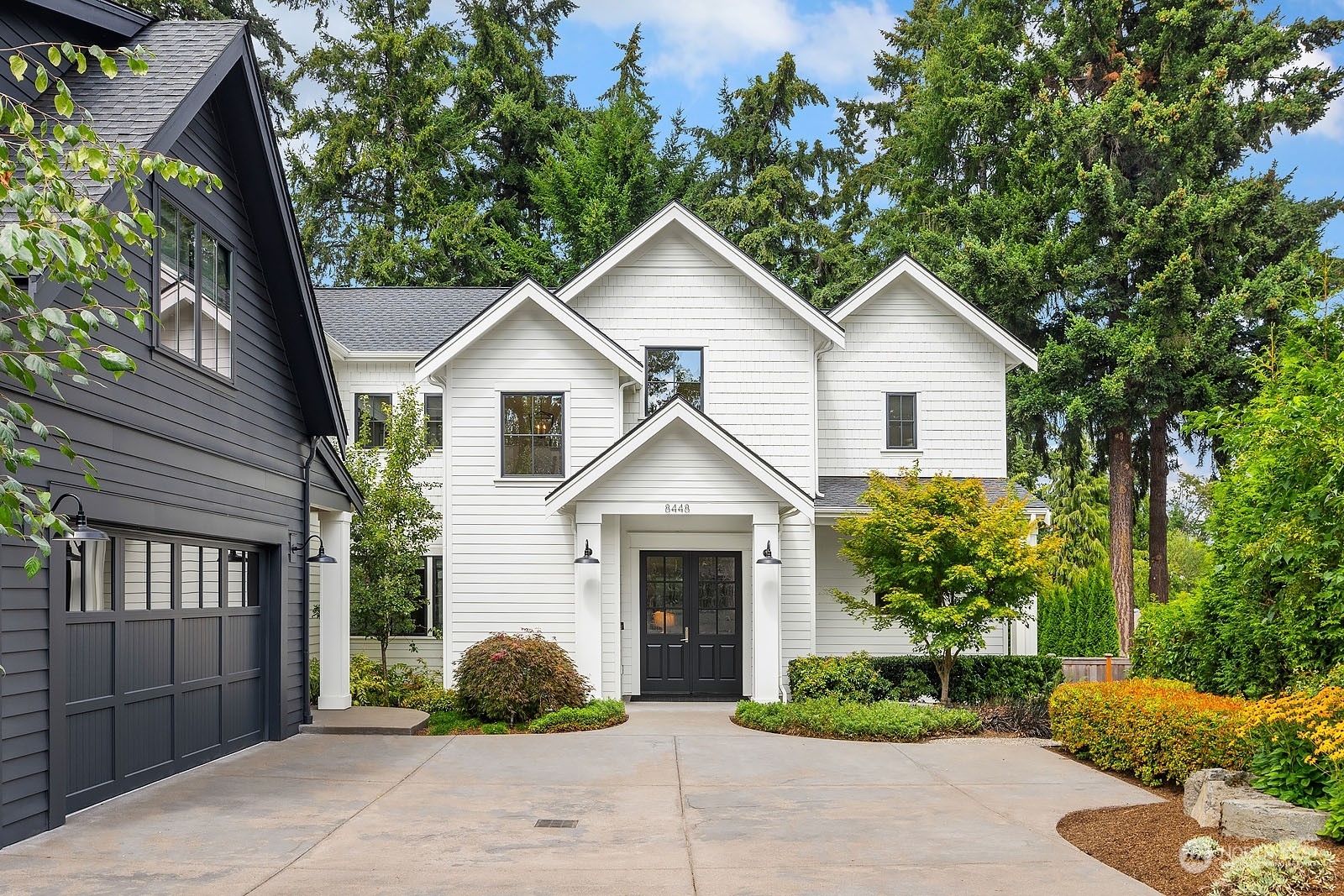 Property Photo:  8448 SE 37th Street  WA 98040 