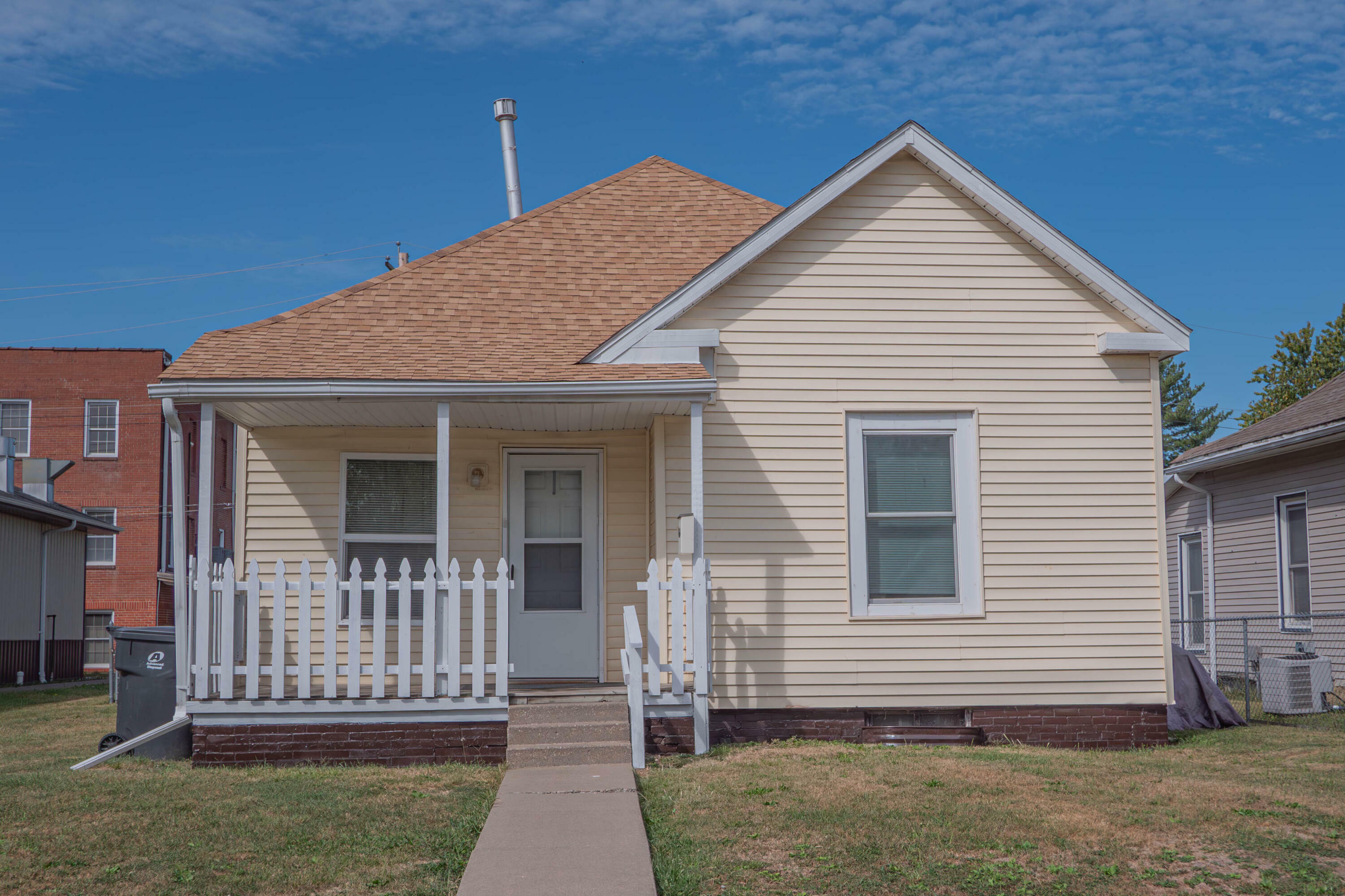 Property Photo:  515 Cleveland Ave.  MO 65270 