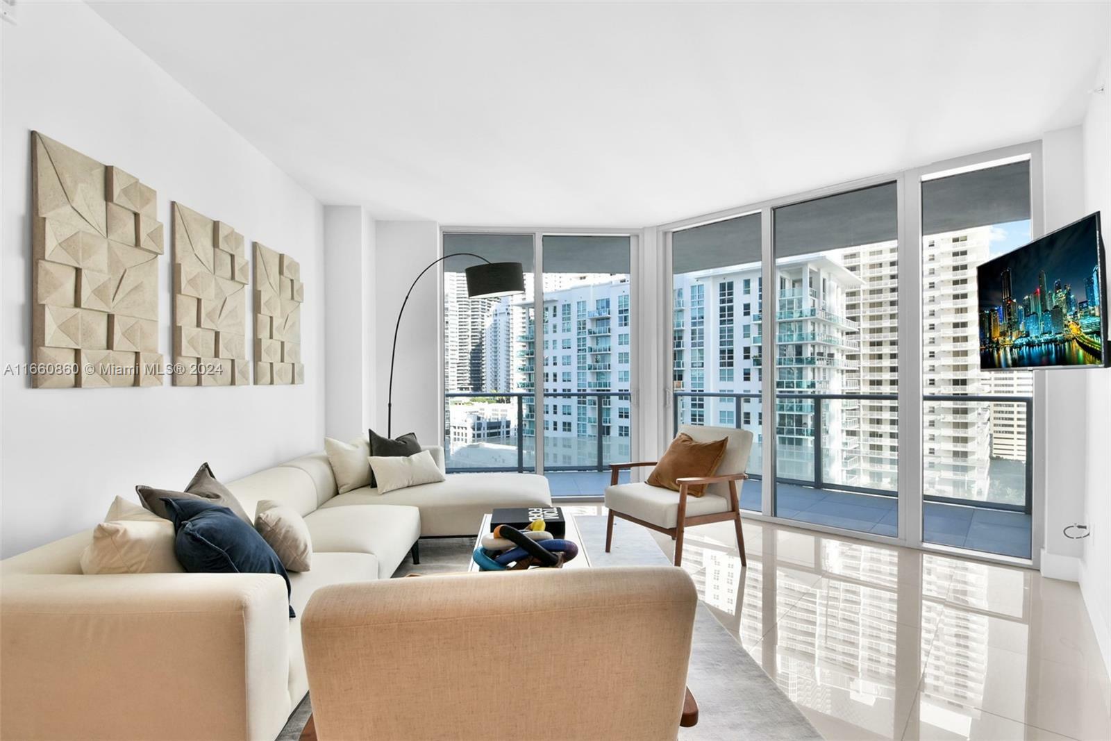 Property Photo:  1300 Brickell Bay Dr 1910  FL 33131 