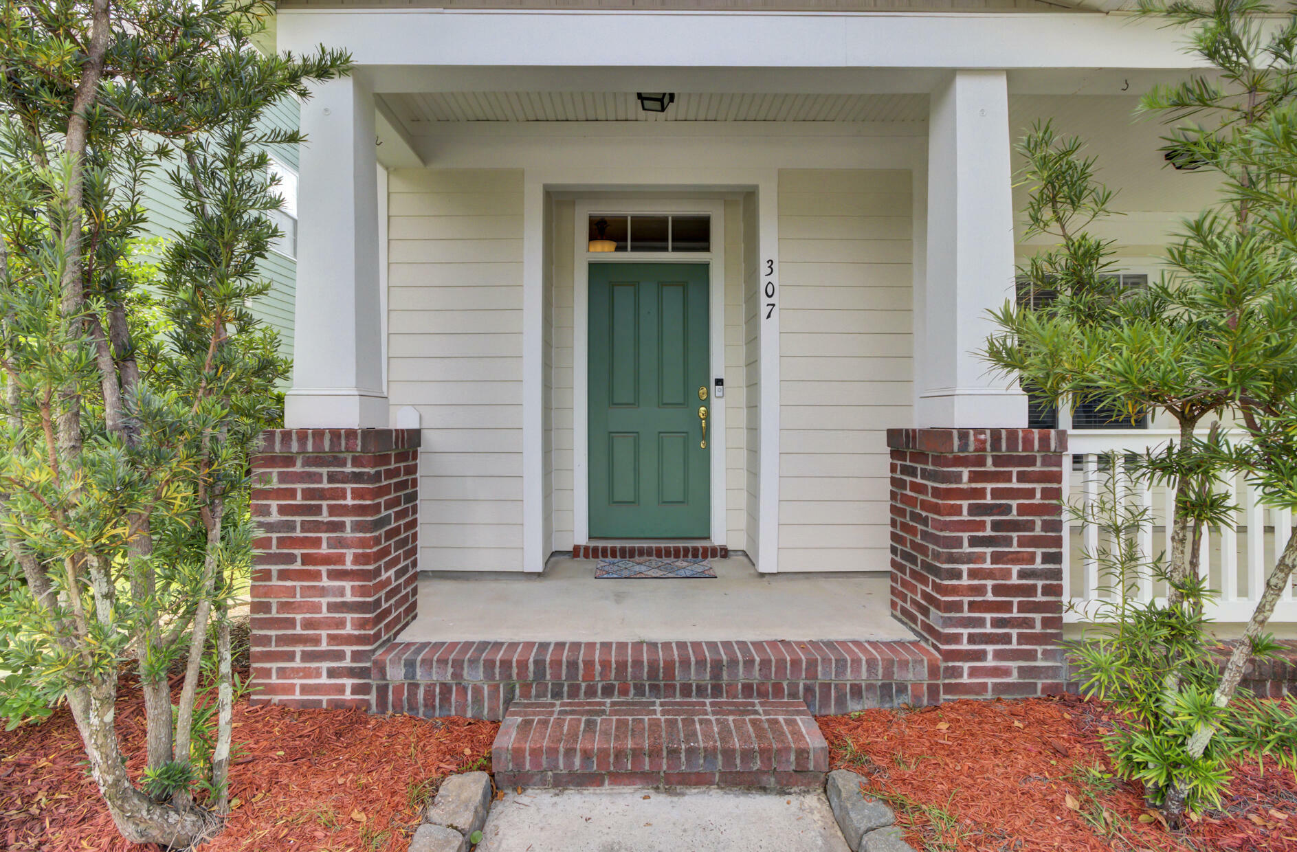 Property Photo:  307 Foxglove Avenue  SC 29483 