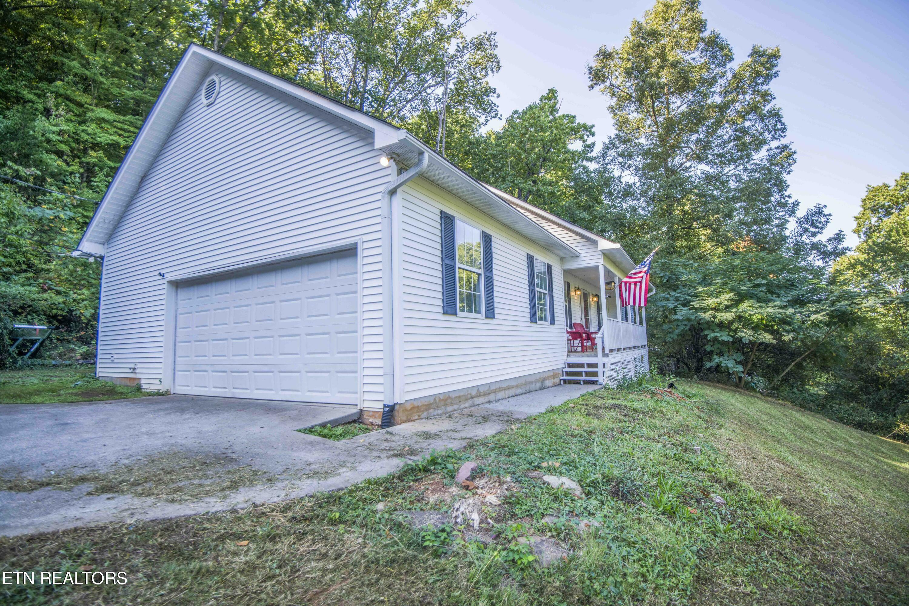 Property Photo:  689 Mahoney Rd  TN 37840 