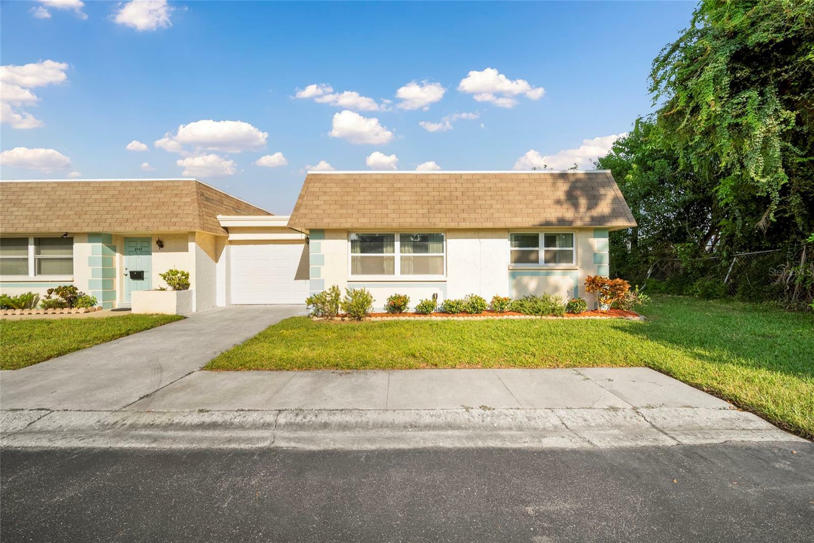 8447 Deauville N  Pinellas Park FL 33781 photo