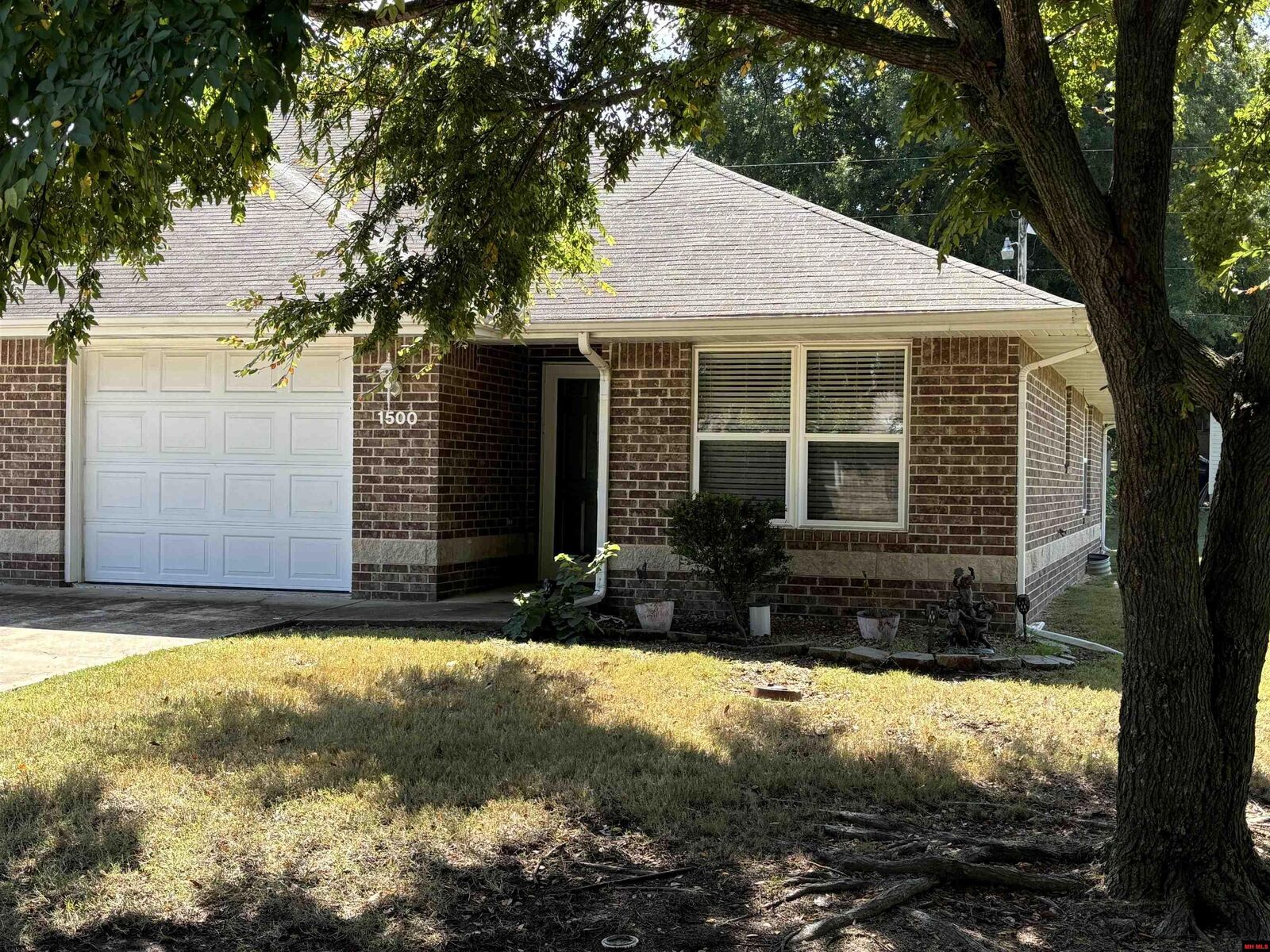 Property Photo:  1500 Meadowhill Drive  AR 72653 