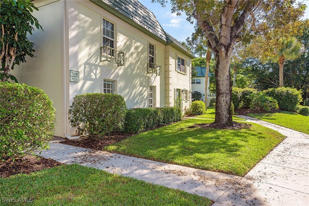 Property Photo:  112 Bob O Link Way 12B  FL 34105 