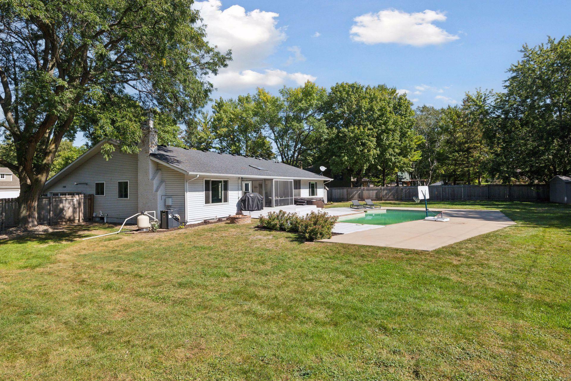 Property Photo:  2610 Holly Lane N  MN 55447 