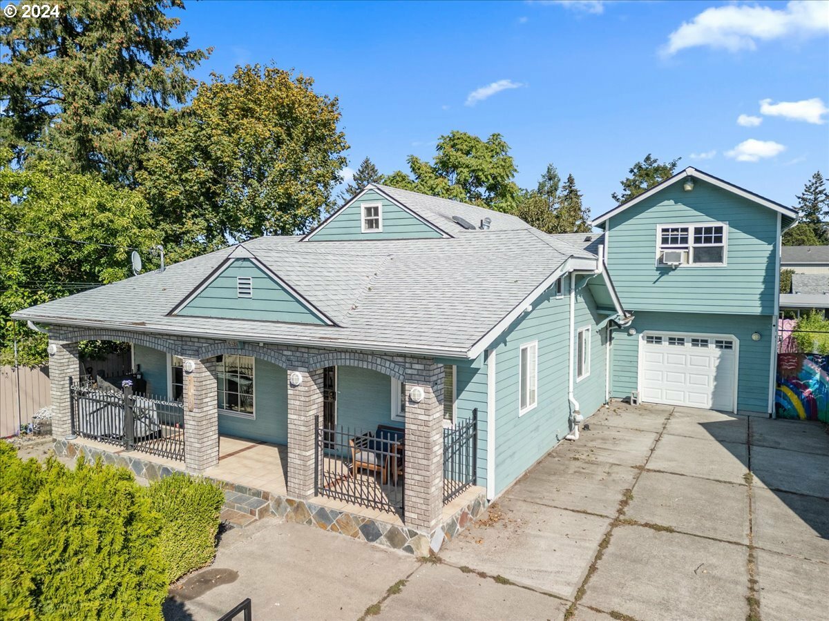 Property Photo:  8128 SE 72nd Ave  OR 97206 