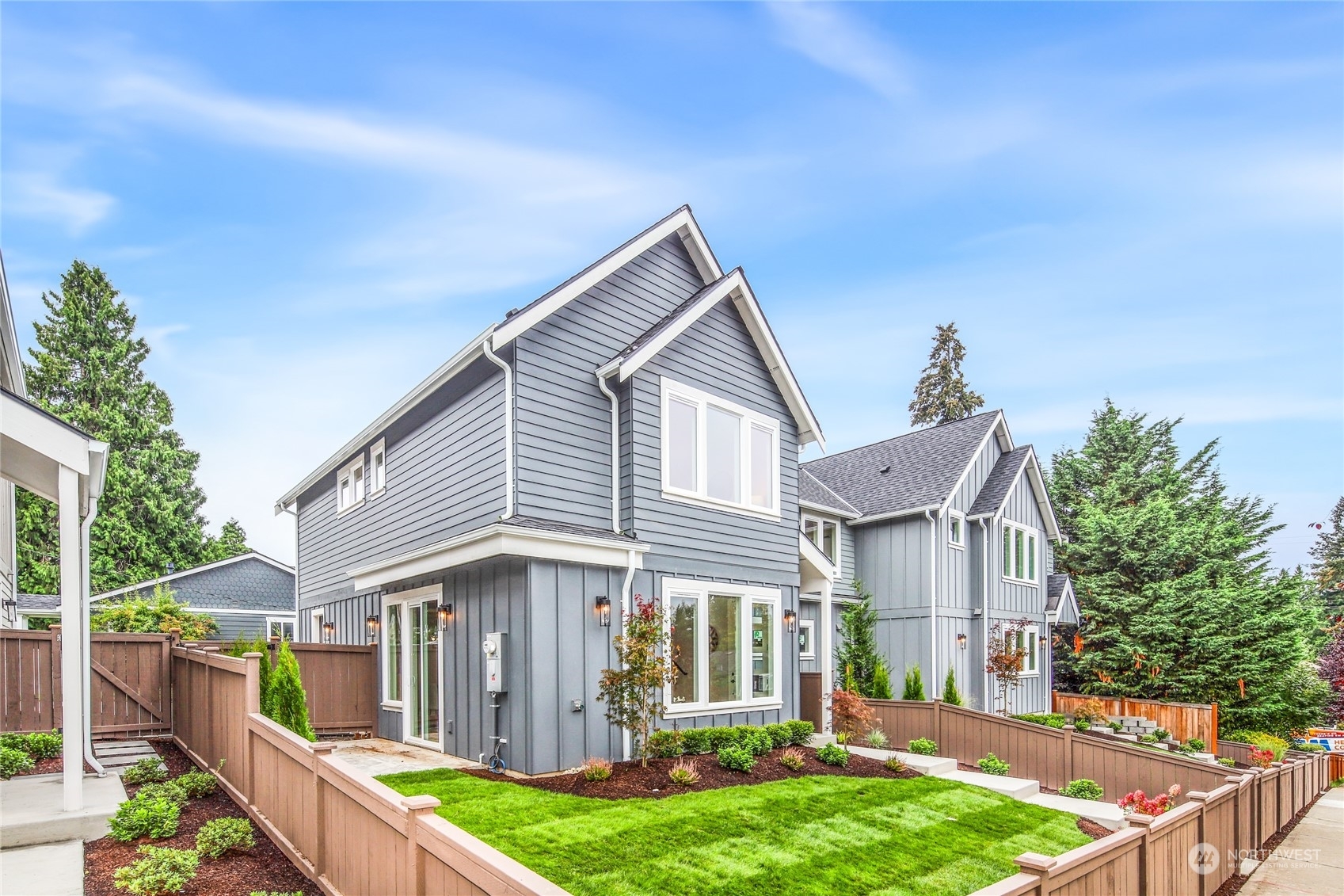 Property Photo: 12527 NE 81st Drive B WA 98033