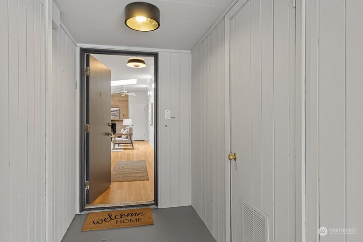 Property Photo: 33323 SE 42nd Street WA 98024