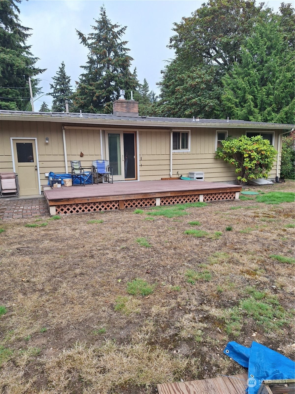 Property Photo:  417 SW 207th Place  WA 98166 