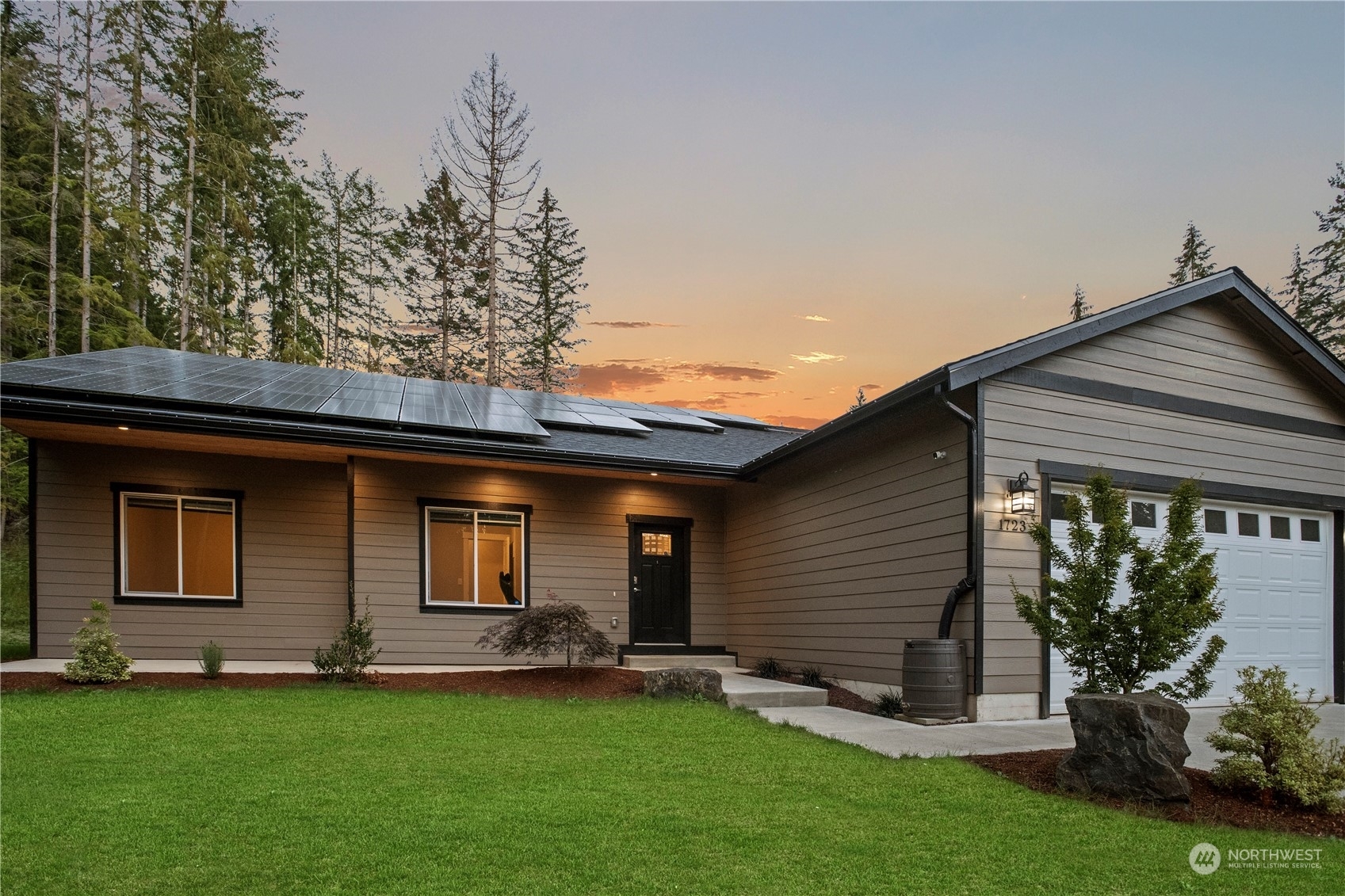 Property Photo:  1723 SE Edmonds Street  WA 98367 