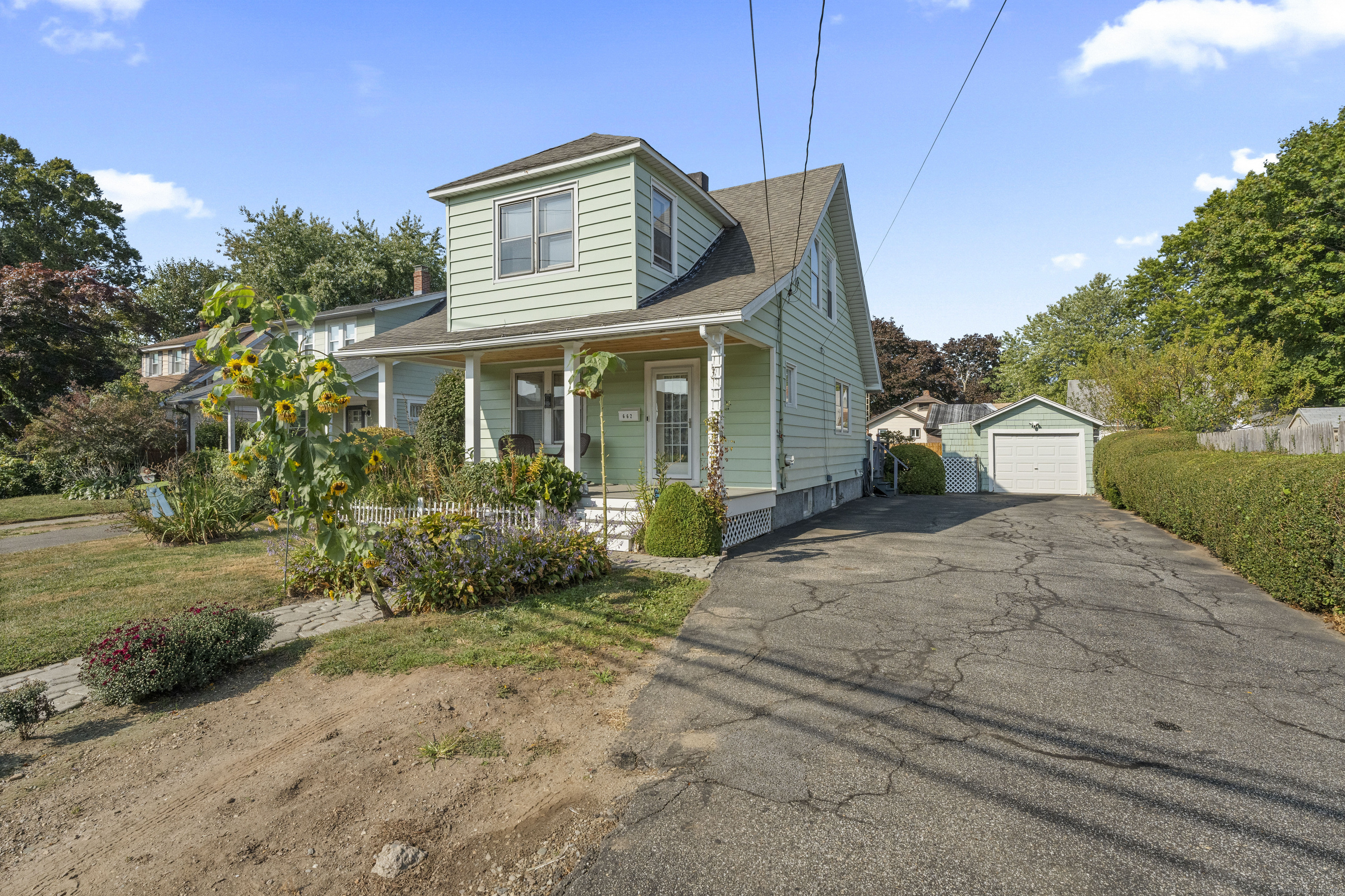 Property Photo:  662 Milford Point Road  CT 06460 