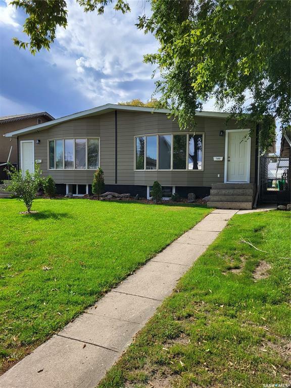 Photo de la propriété:  703-705 Weldon Avenue  SK S7M 2C1 