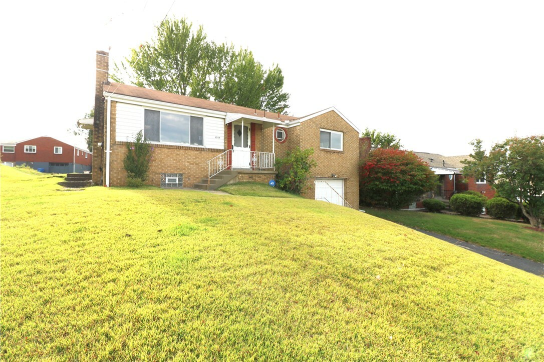 Property Photo:  1559 Orchardview Drive  PA 15220 