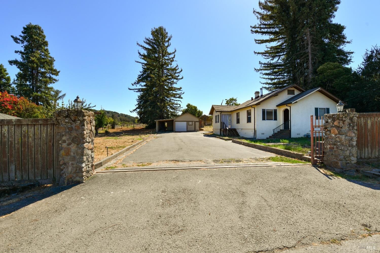 Property Photo:  661 Chapman Lane  CA 94952 