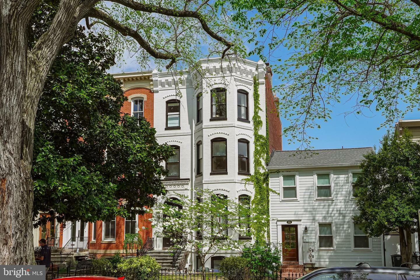 Property Photo:  322 E Capitol Street NE  DC 20003 