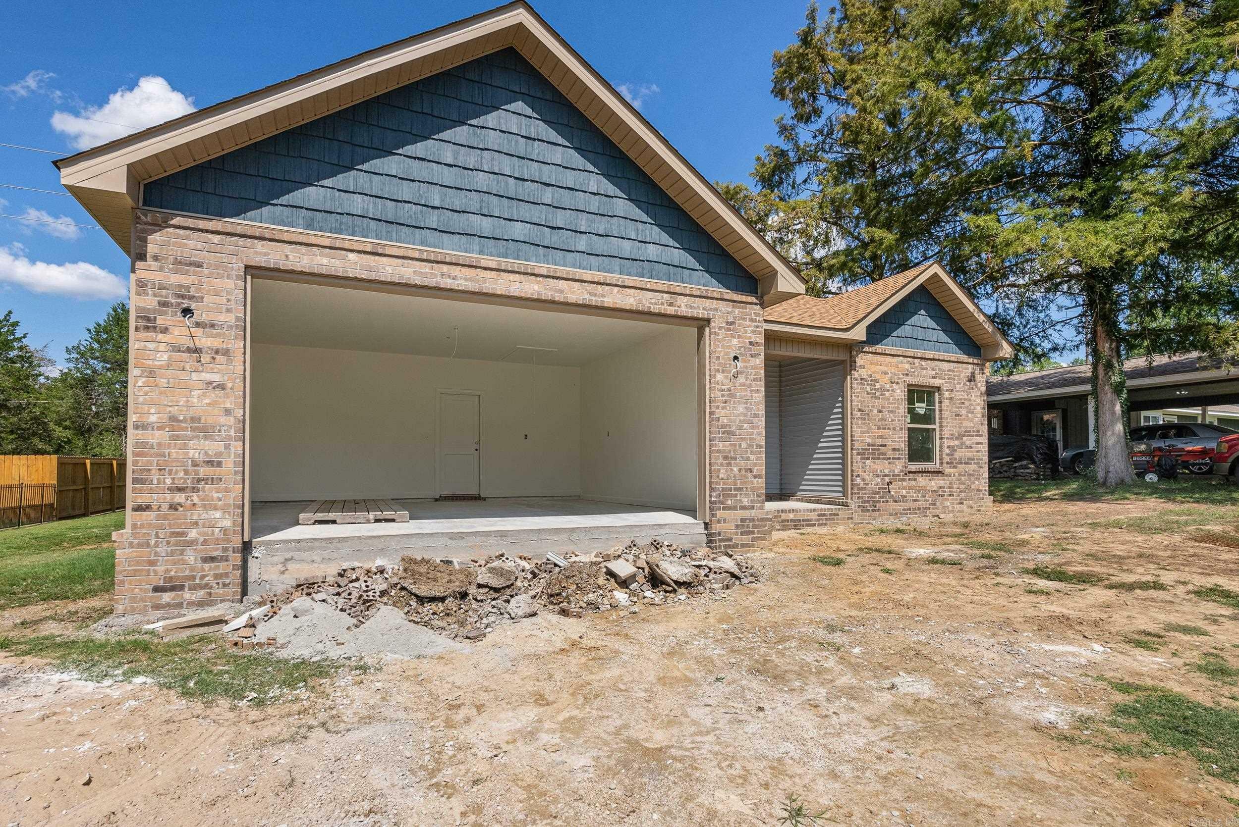 Property Photo:  1208 W Eighth Street  AR 72150 